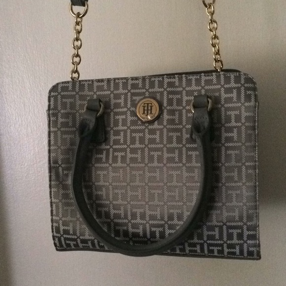 Tommy Hilfiger Handbags - Final price ! Tommy Hilfiger small purse NWT